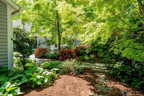 Exterior - 96 Greensward Rd, Mashpee, MA 02649 photo 4 of 10