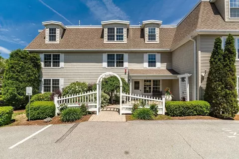 3 Pirmi Ln #1, Gloucester, MA 01930