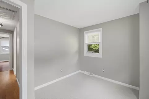 Bedroom - 20 Entrybrook Dr, Springfield, MA 01108 photo 2 of 3