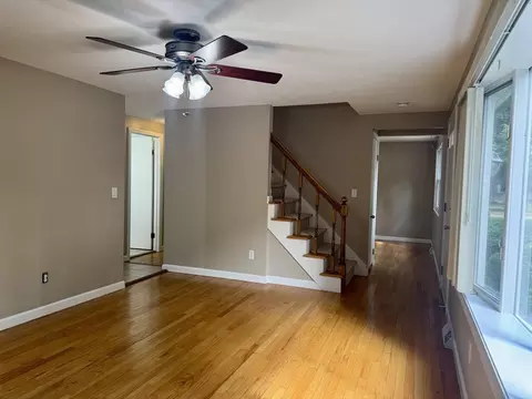 Living - 20 Entrybrook Dr, Springfield, MA 01108 photo 5 of 7