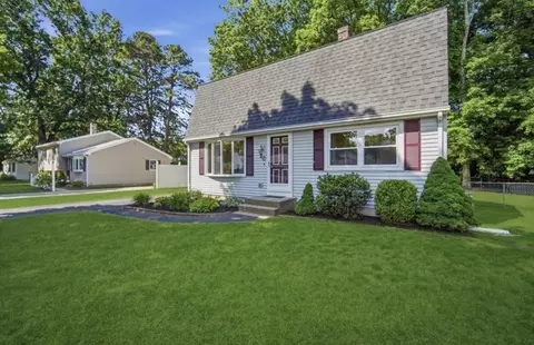 Exterior - 20 Entrybrook Dr, Springfield, MA 01108 photo 2 of 7