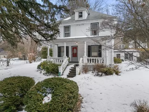 76 Seaver St, Wellesley, MA 02481