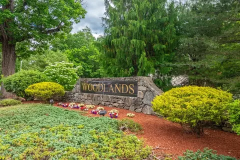 308 Sprucewood Ln #308, Clinton, MA 01510