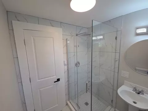 Bath - 49 Corona St, Springfield, MA 01104 photo 5 of 5