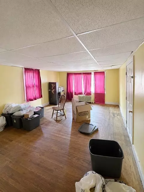 Living - 123 Grape St, Chicopee, MA 01013 photo 1 of 1
