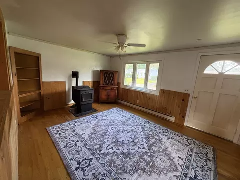 Living - 40 Partridge Dr, Springfield, MA 01119 photo 3 of 3