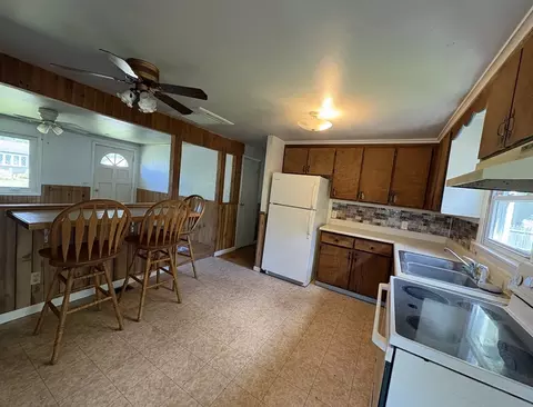 Kitchen - 40 Partridge Dr, Springfield, MA 01119 photo 1 of 2