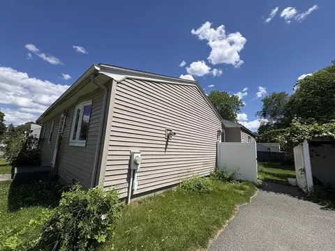 Exterior - 40 Partridge Dr, Springfield, MA 01119 photo 3 of 5