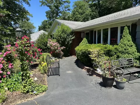 31 Marianna Rd, Salem, NH 03079