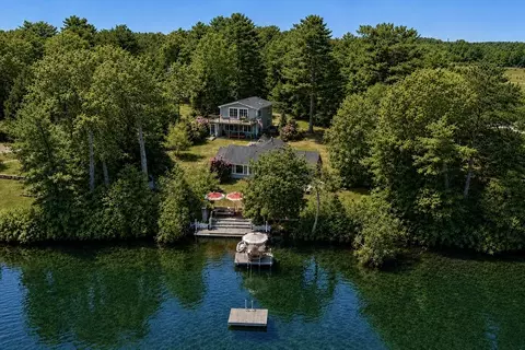 14 Spectacle Pond Ter, Wareham, MA 02571