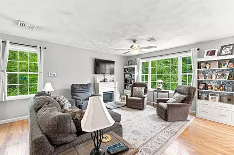 Living - 793 Montgomery, Fall River, MA 02720 photo 3 of 3