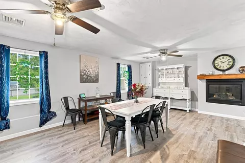 Dining - 793 Montgomery, Fall River, MA 02720 photo 3 of 4