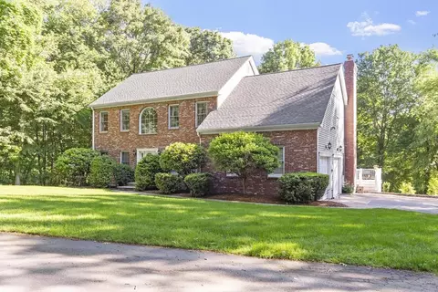 218 Stearns Rd, Marlborough, MA 01752