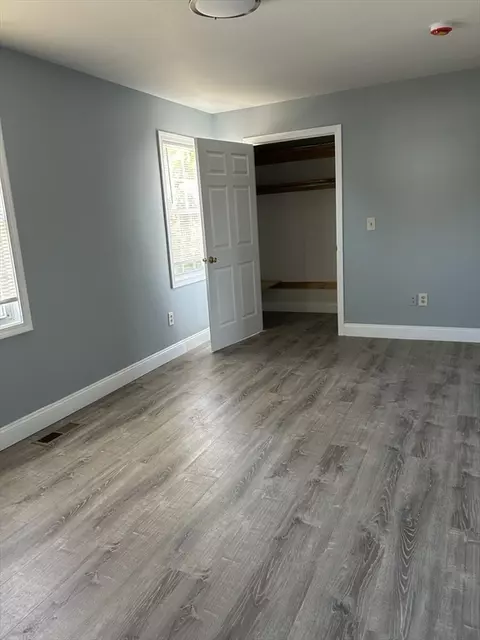 Bedroom - 35-37 Pine St Ct, Springfield, MA 01105 photo 1 of 4