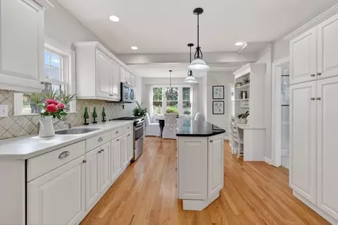 570 Eliot St, Milton, MA 02186