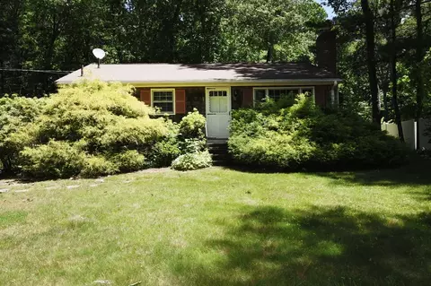 58 Carriage Rd, Hanson, MA 02341