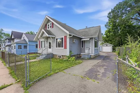 Exterior - 136 Maynard St, Springfield, MA 01109 photo 7 of 7