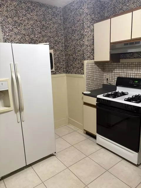 Kitchen - 136 Maynard St, Springfield, MA 01109 photo 2 of 2