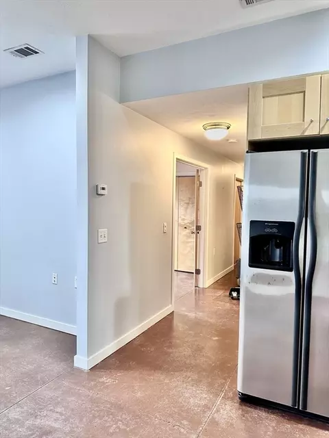 Entry Way - 20 Willliam St #8, Worcester, MA 01609 photo 1 of 1