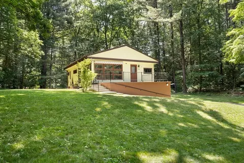 172 Porter St, Granby, MA 01033