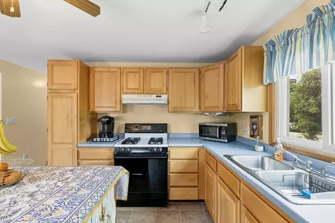 55 John St, Acushnet, MA 02743 photo 11