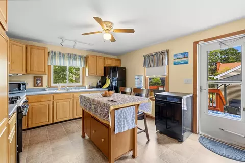 55 John St, Acushnet, MA 02743 photo 9