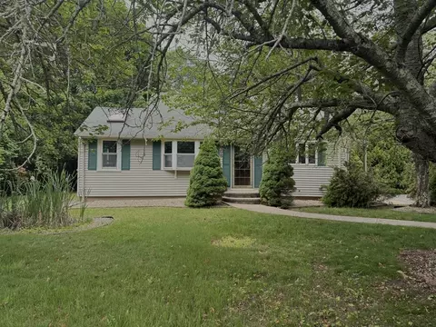 68 Davis Rd, Westport, MA 02790