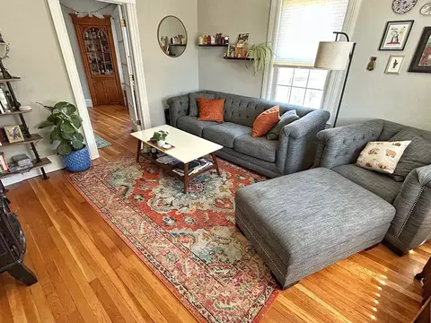 18 Ropes St #2R, Salem, MA 01970
