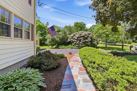 Exterior - 104 Jackson Dr, Raynham, MA 02767 photo 7 of 9