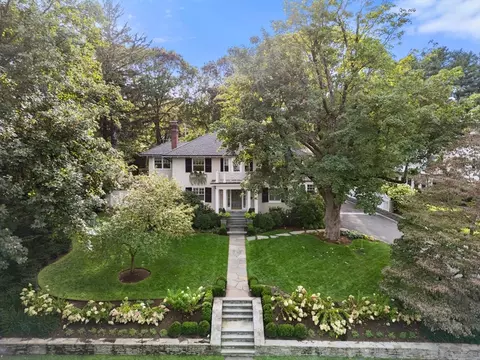 133 Abbott Rd, Wellesley, MA 02481