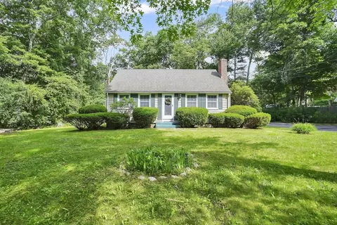 4 Silver St, Monson, MA 01057