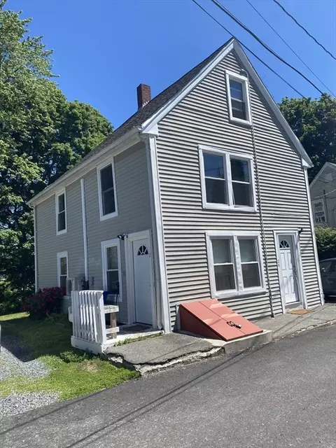 12 Campbell Ct, Taunton, MA 02718