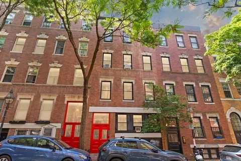 78 Phillips St #3, Boston, MA 02114