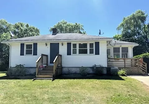 14 Mercier St, Dracut, MA 01826