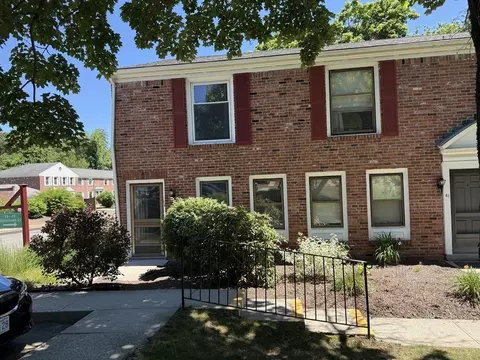 59 Jamestown Dr #59, Springfield, MA 01108