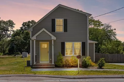 64 Fall River Ave, Seekonk, MA 02771