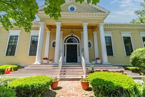 35 Nonantum St #C, Boston, MA 02135