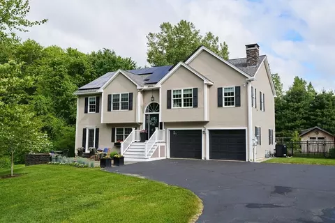 21 Holly Cir, Easthampton, MA 01027