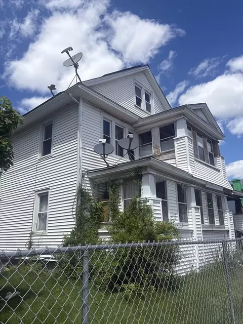 646-648 Carew St, Springfield, MA 01104
