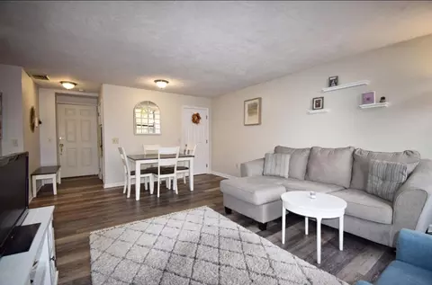 325 Plantation St #213, Worcester, MA 01604