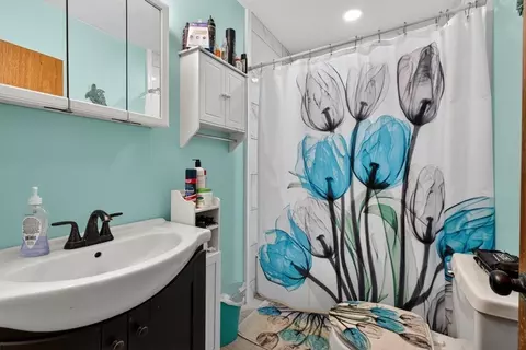 Bath - 157 Maplewood Ave, Gloucester, MA 01930 photo 1 of 2