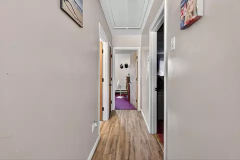 Entry Way - 157 Maplewood Ave, Gloucester, MA 01930 photo 1 of 1