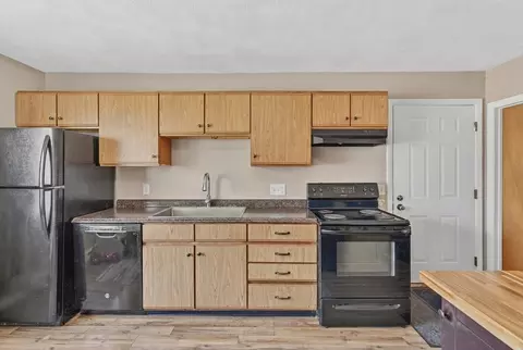 Kitchen - 157 Maplewood Ave, Gloucester, MA 01930 photo 2 of 3