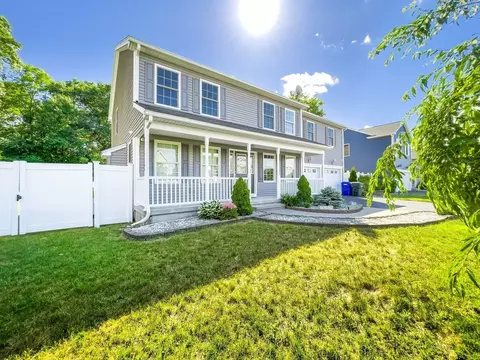 210 Naismith St, Springfield, MA 01104