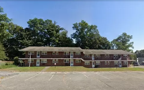 438 Springfield, Agawam, MA 01001