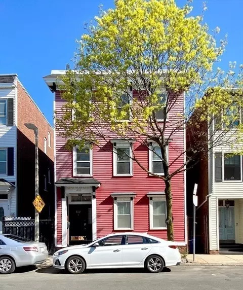 512 E 3rd St, Boston, MA 02127