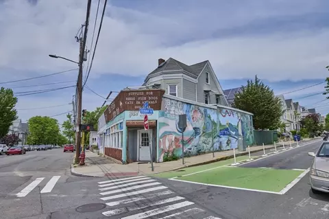 55 Elm St, Somerville, MA 02144