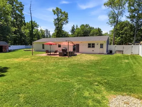 Exterior - 36 Monroe Rd, Hanover, MA 02339 photo 2 of 5