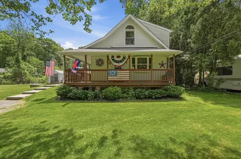16 Kosta Ave, Rutland, MA 01543