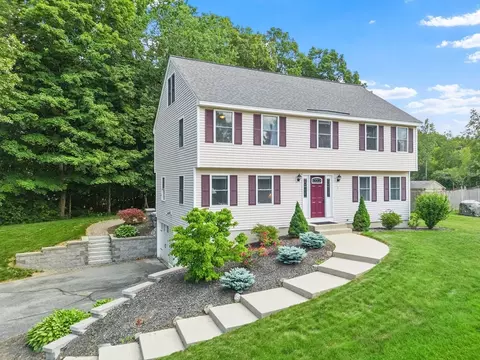 3 Suncook Dr, Pepperell, MA 01463
